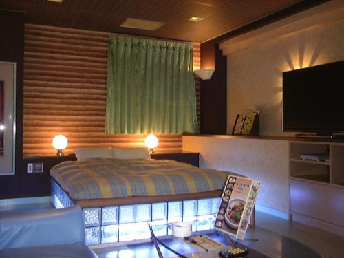  HOTEL ZONE
