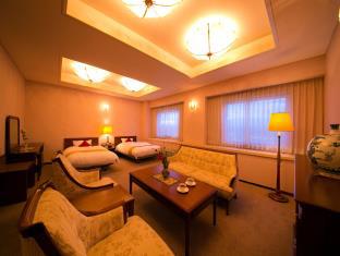Plaza Hotel Itakura
