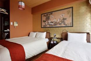 Shin-Osaka 8min walk Cozy JPNroom LuggageDepositOK