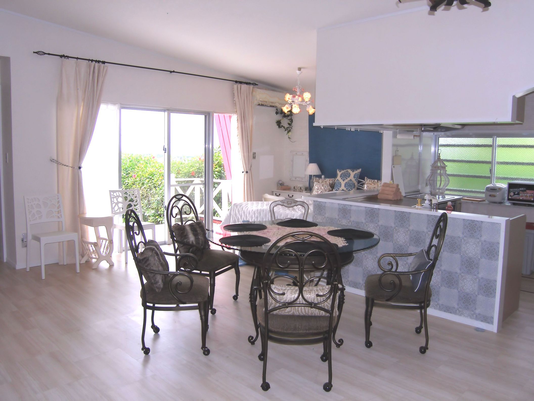 Rose Terrace Bise