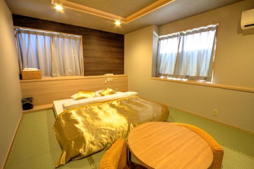 Hotel Blue Moon