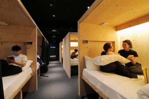 Small Hotel - Hondori shopping arcade (4B)