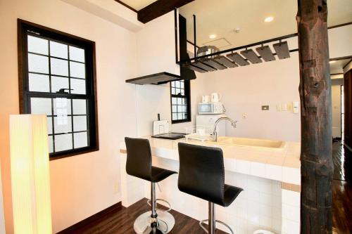 30sec walk to PeacePark, Beautiful Condo - B