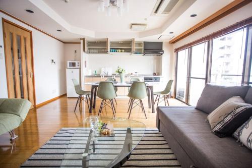 Beautiful, spacious apartment next to Peace Park