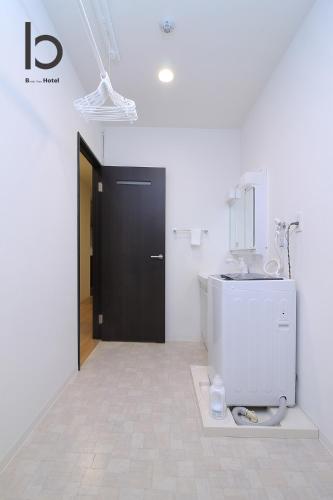 bHOTEL246 Large 2BR Apt 10PPL near Peace Park 301