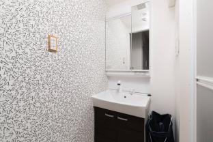 2 mins from Nankai Namba station (Namba area) 3c