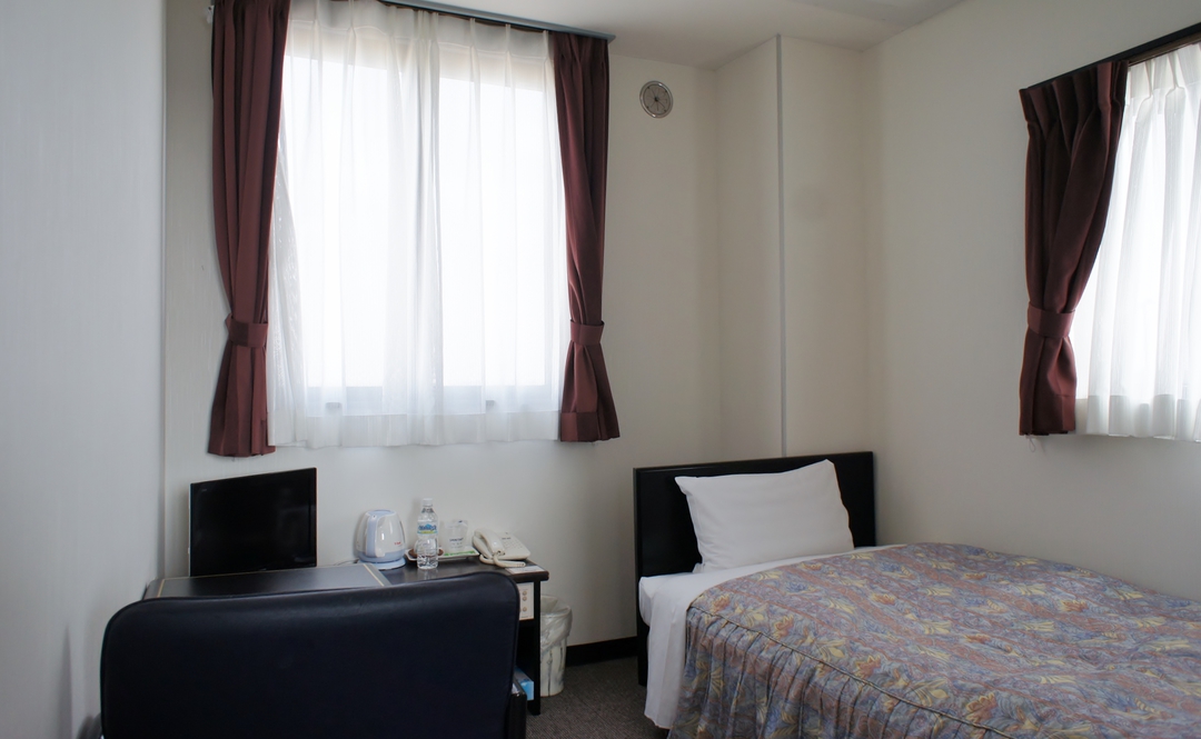 Shinmachi Station Hotel