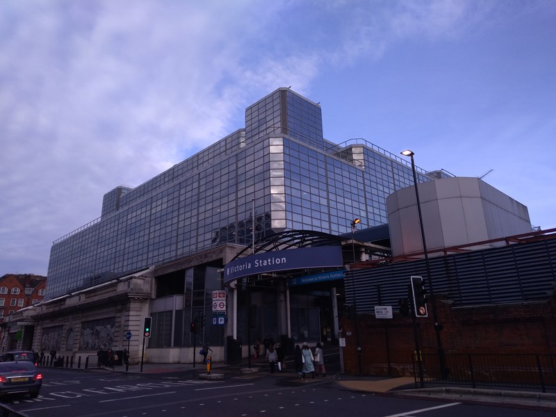 ビクトリア駅