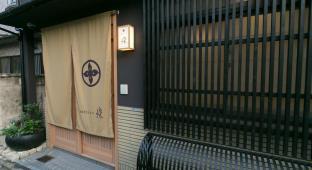 ホスタ東寺 燦