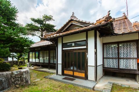Gono no Ie Aki Takada