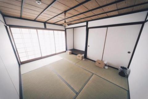 本と寝床　ひととまる（ゲストハウス）