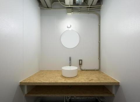 Common de - Hostel & Bar