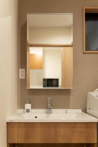 花溪居·山 難波まで電車6分、新築一戸建、バスタブ、床暖房あり