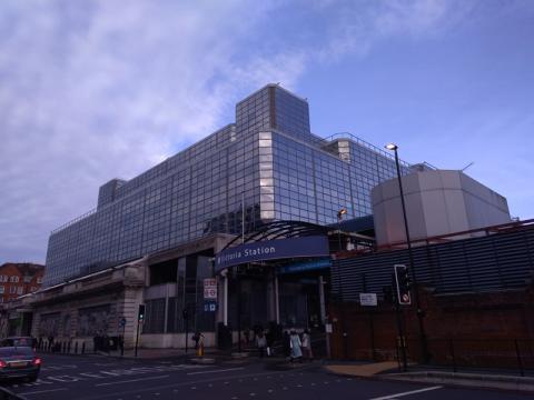 ビクトリア駅